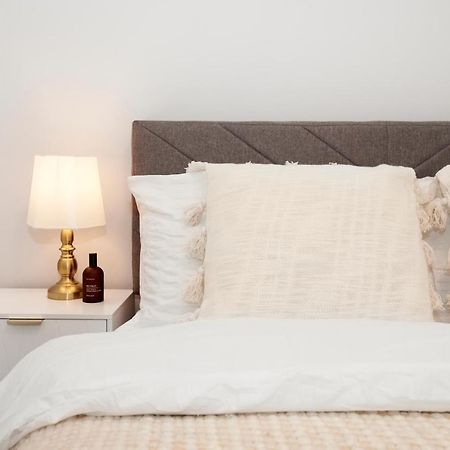 Excellent, Three Bedroom North London Apartment With Free Parking Bagian luar foto