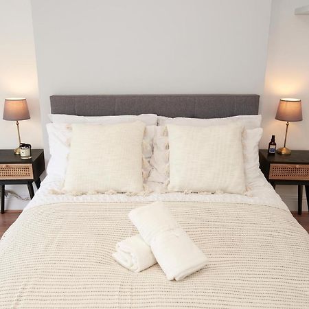 Excellent, Three Bedroom North London Apartment With Free Parking Bagian luar foto
