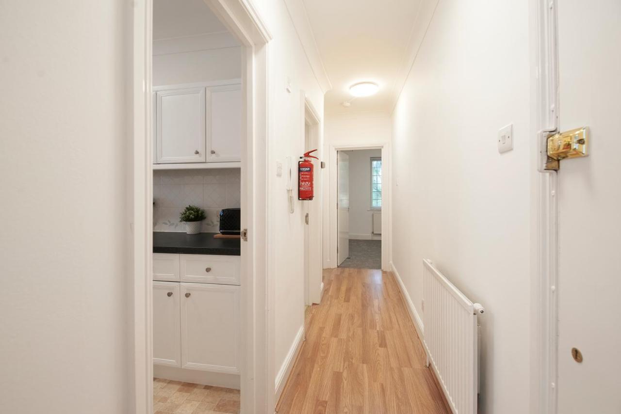 Excellent, Three Bedroom North London Apartment With Free Parking Bagian luar foto