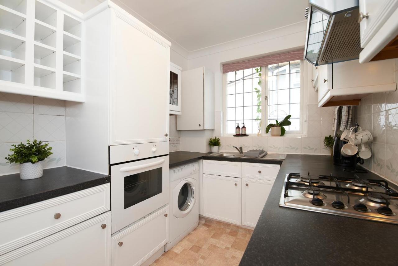 Excellent, Three Bedroom North London Apartment With Free Parking Bagian luar foto